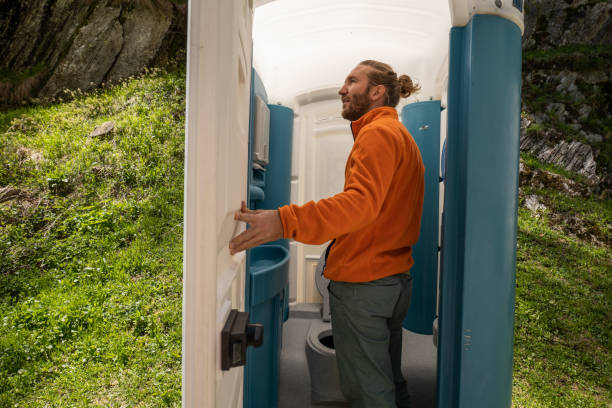 Porta potty delivery and setup in Newark, CA